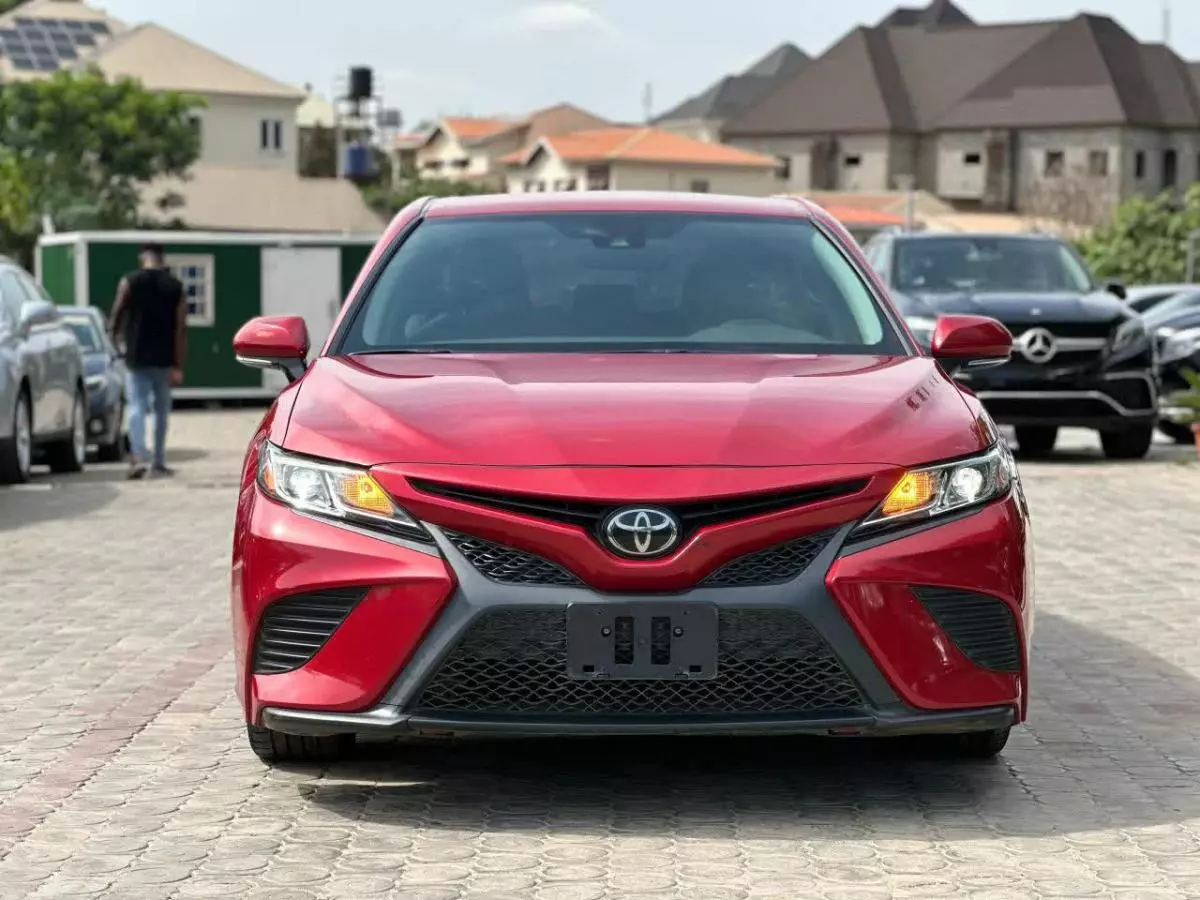 Toyota Camry   - 2019