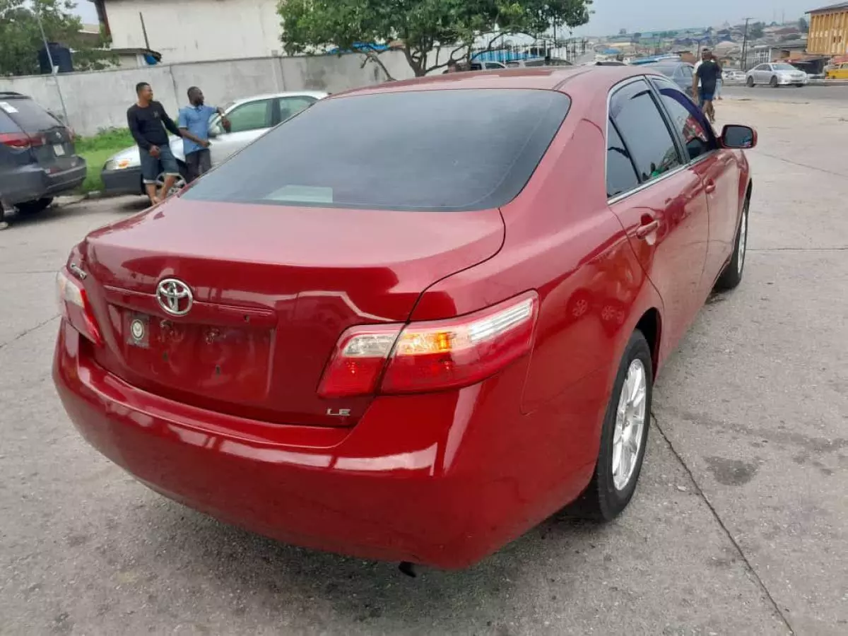 Toyota Camry   - 2009