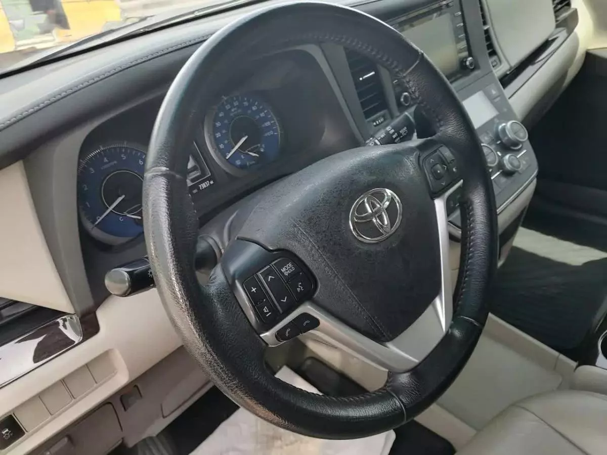 Toyota Sienna   - 2019