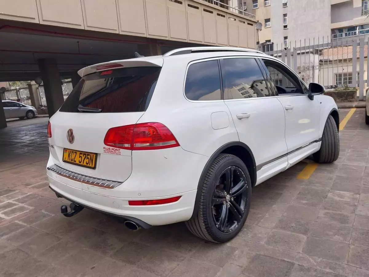 Volkswagen Touareg   - 2013