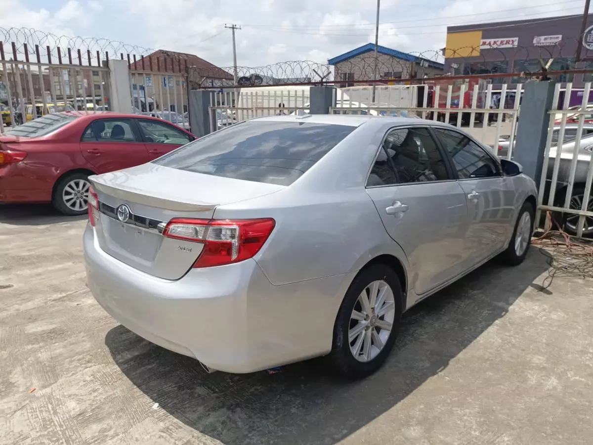 Toyota Camry   - 2013