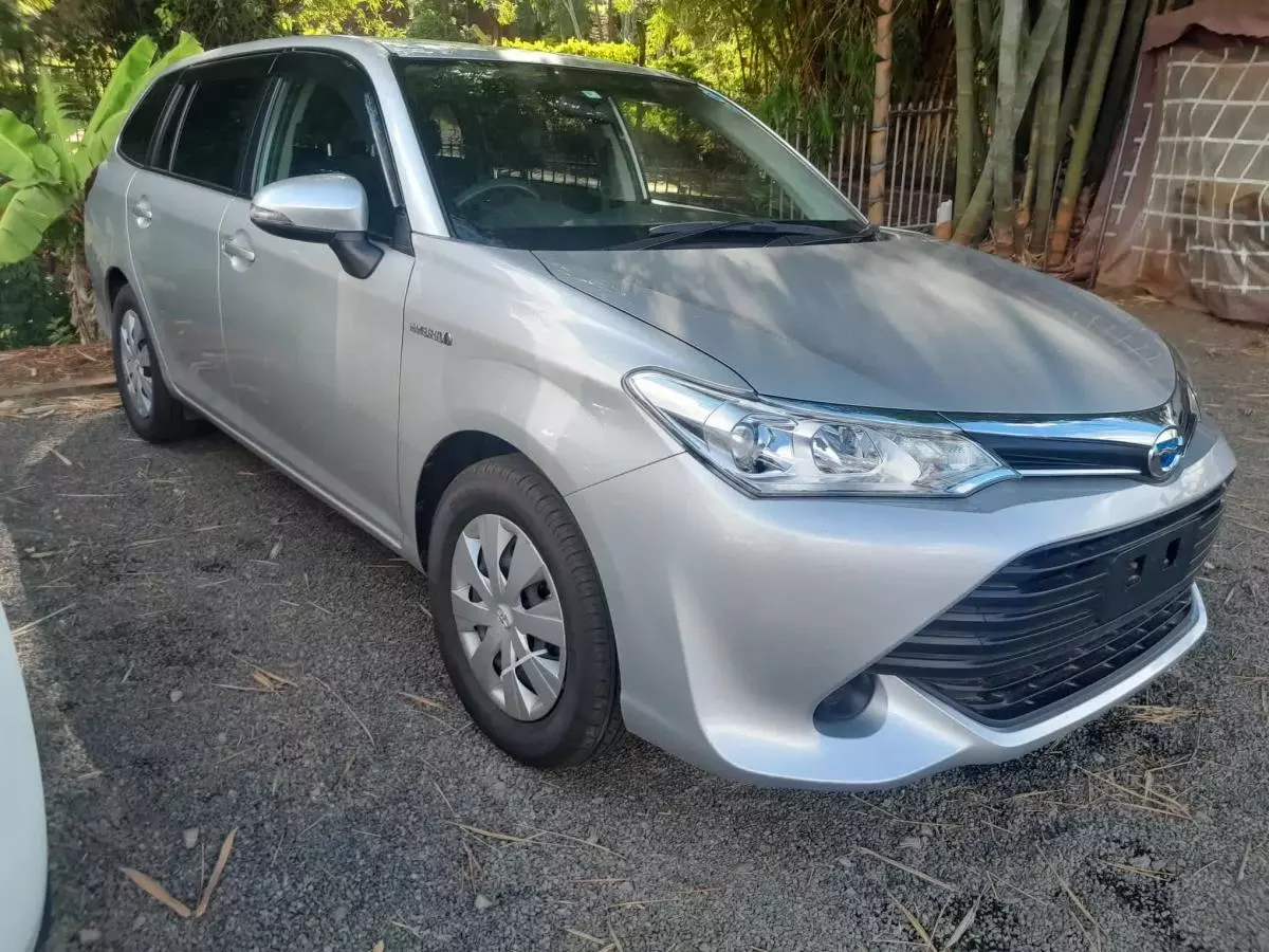 Toyota Fielder hybrid    - 2016