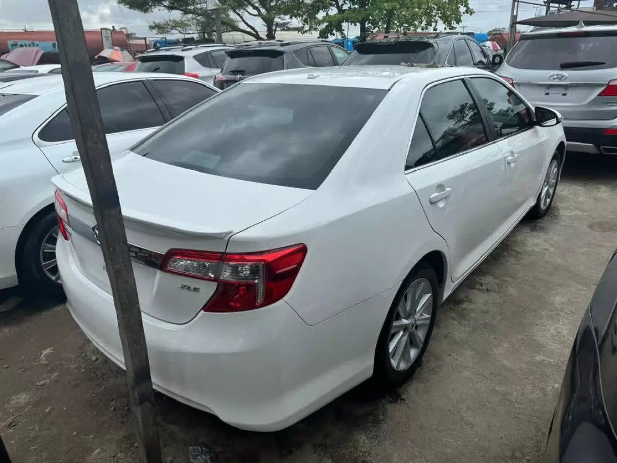 Toyota Camry   - 2012