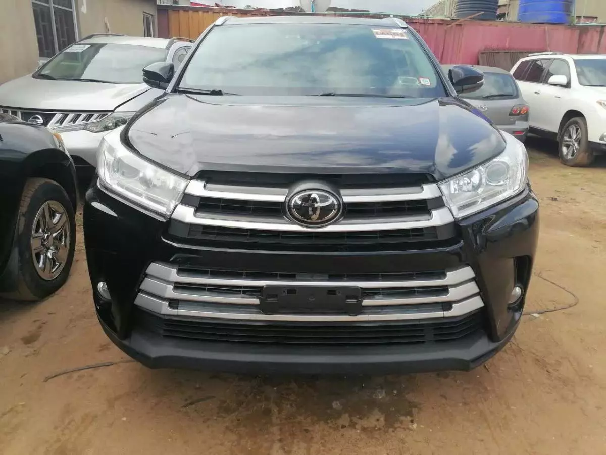 Toyota Highlander   - 2017