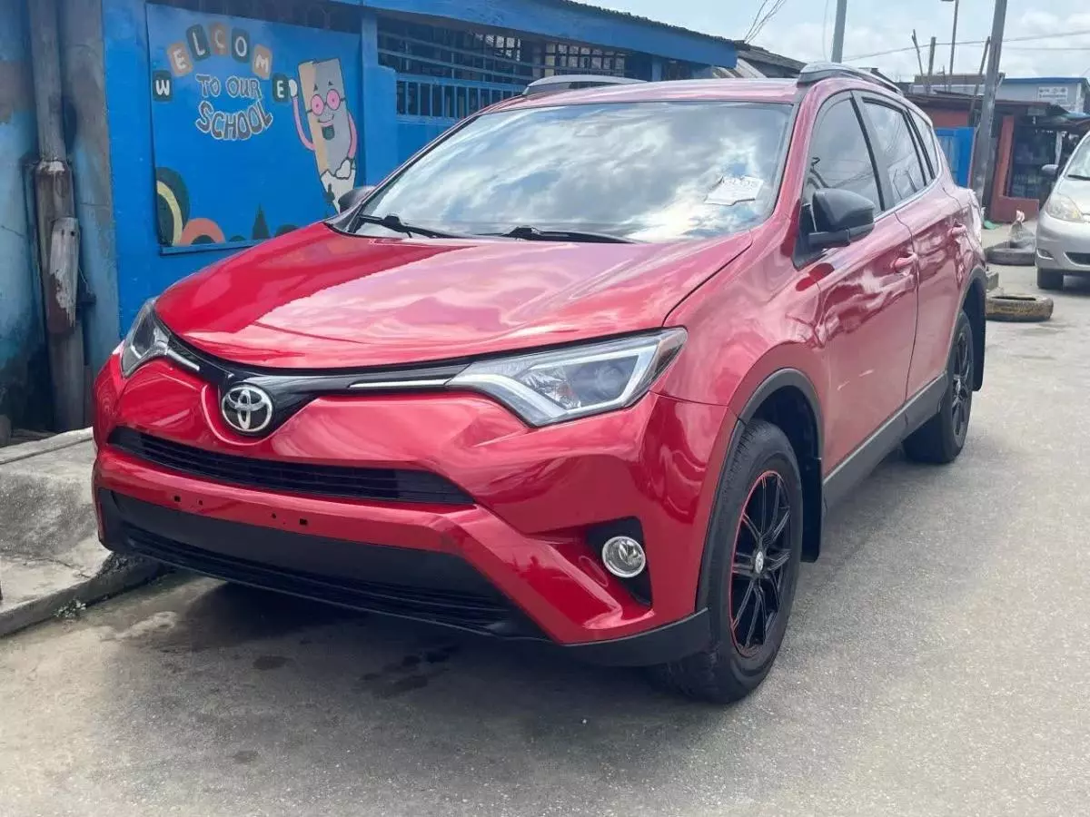 Toyota RAV 4   - 2017