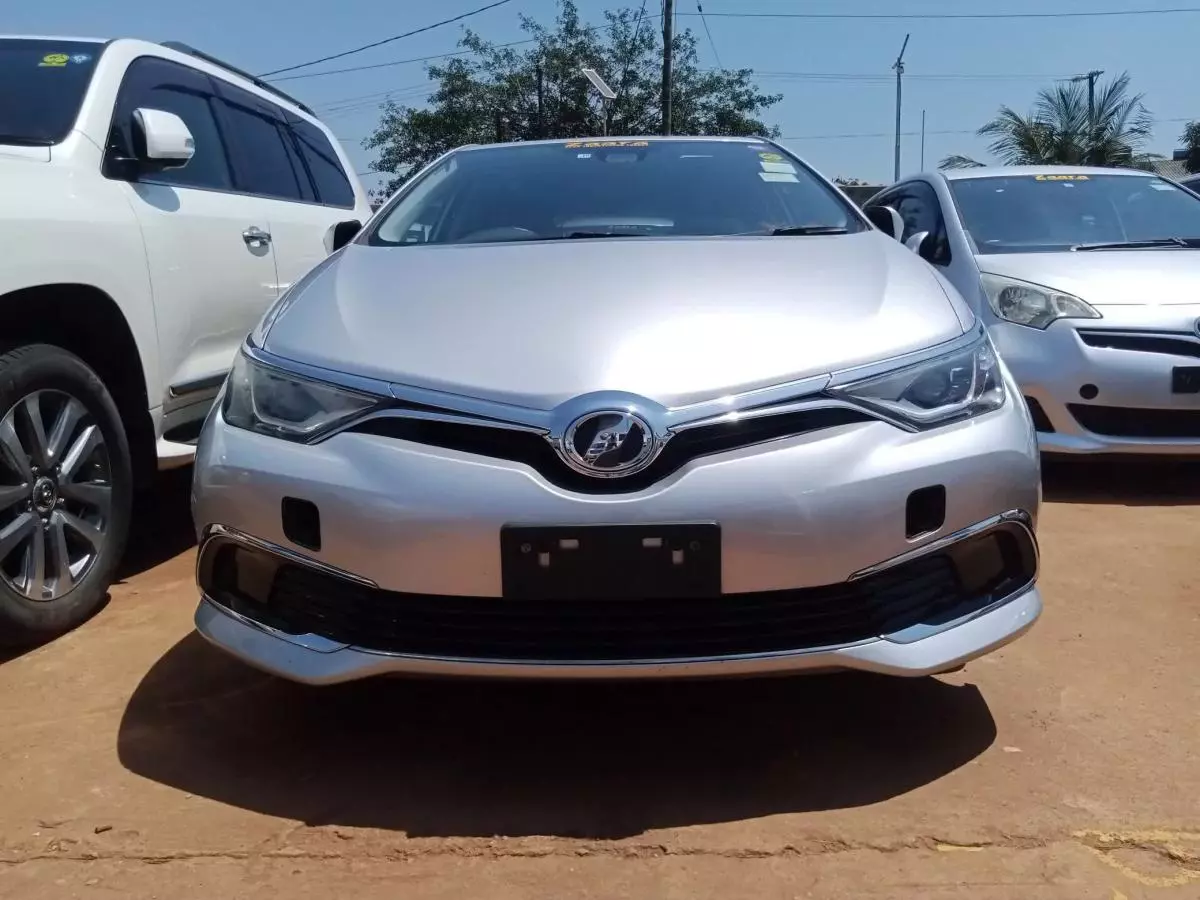 Toyota Auris   - 2014