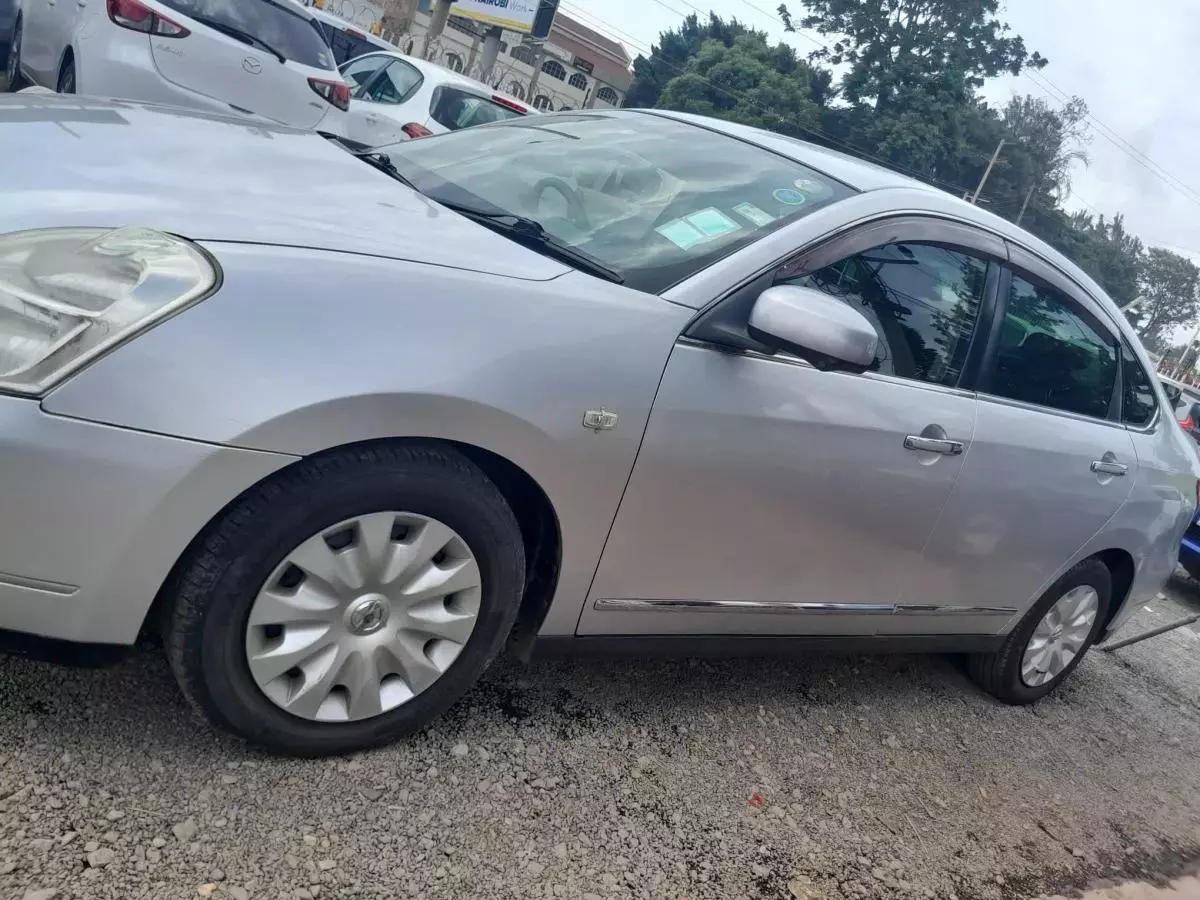 Nissan Bluebird - 2010