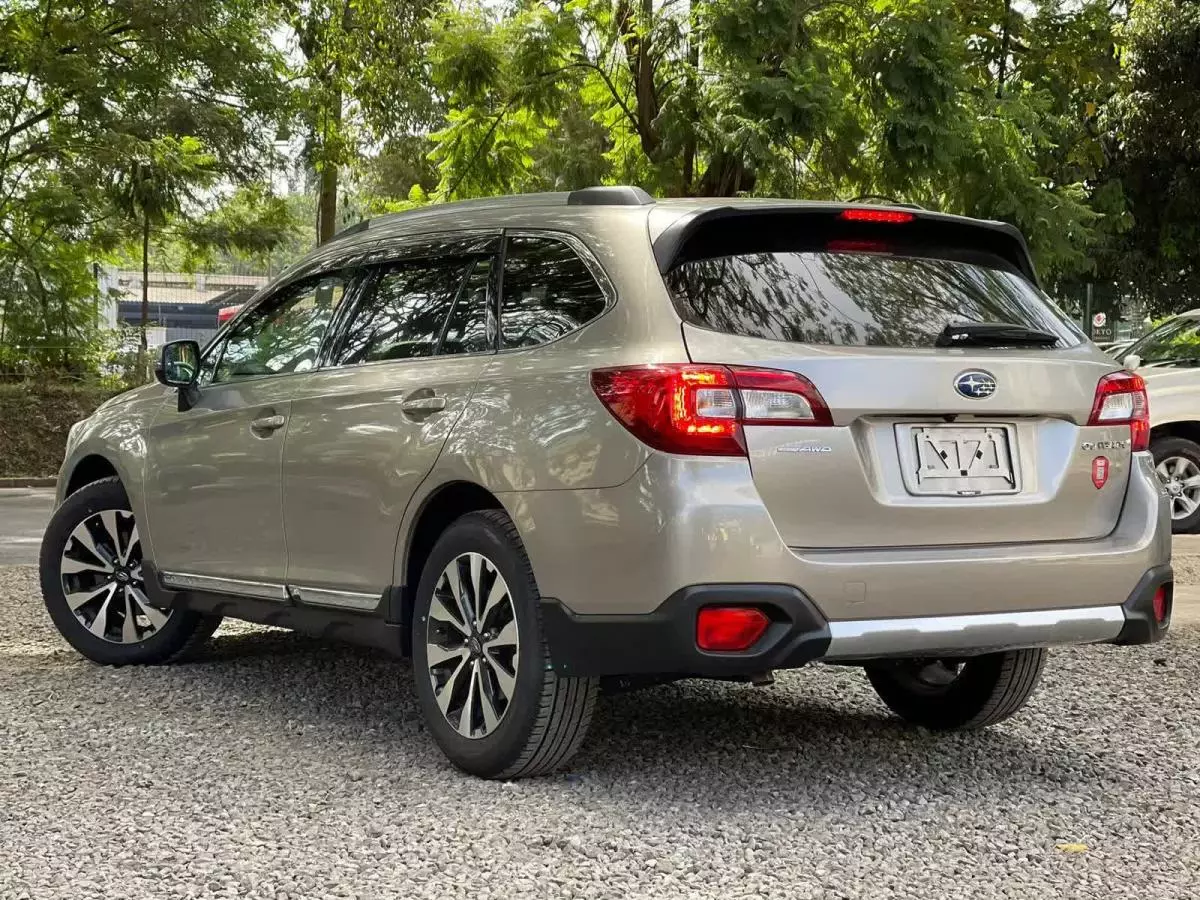 Subaru Outback - 2016