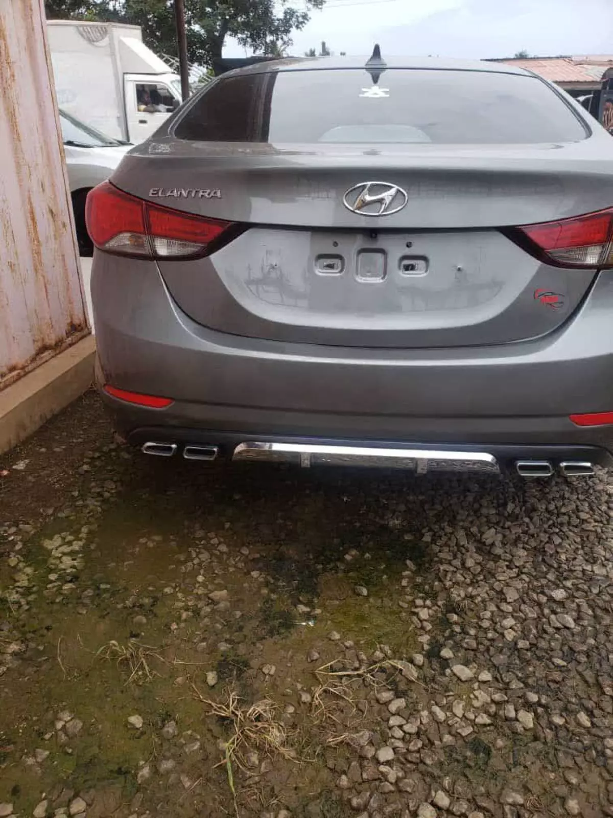 Hyundai Elantra   - 2014