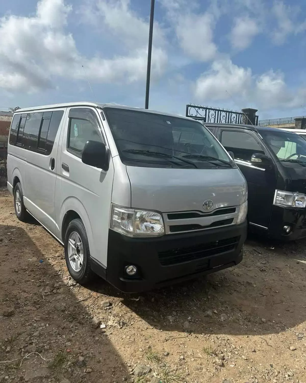 Toyota Hiace   - 2012