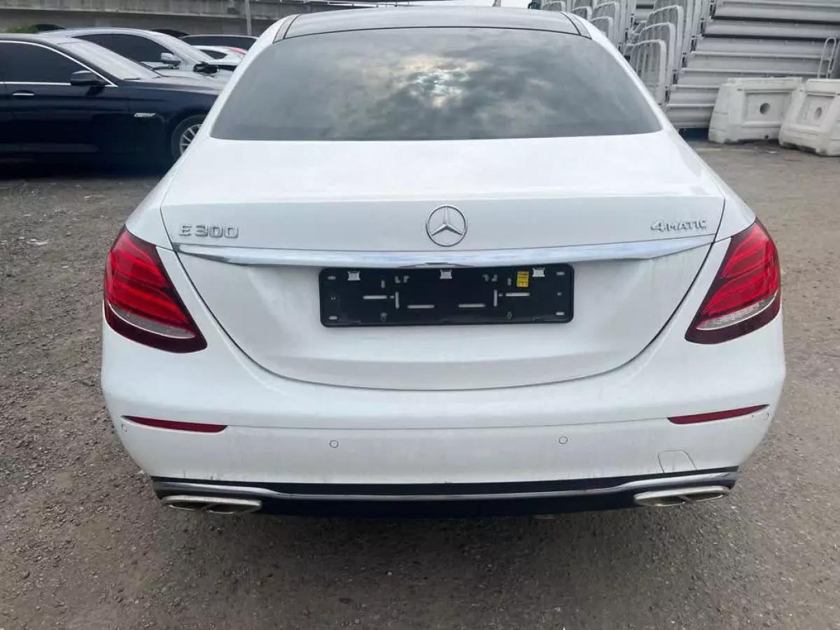 Mercedes-Benz E 300   - 2017