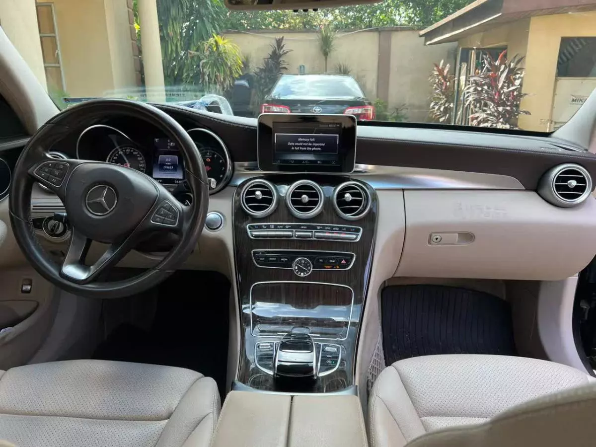 Mercedes-Benz C 300   - 2015