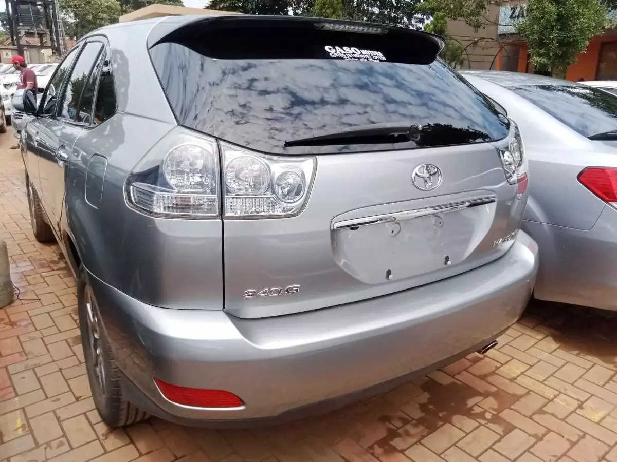 Toyota Harrier   - 2009