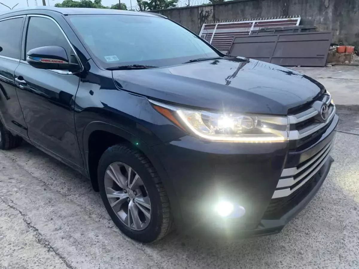 Toyota Highlander   - 2014