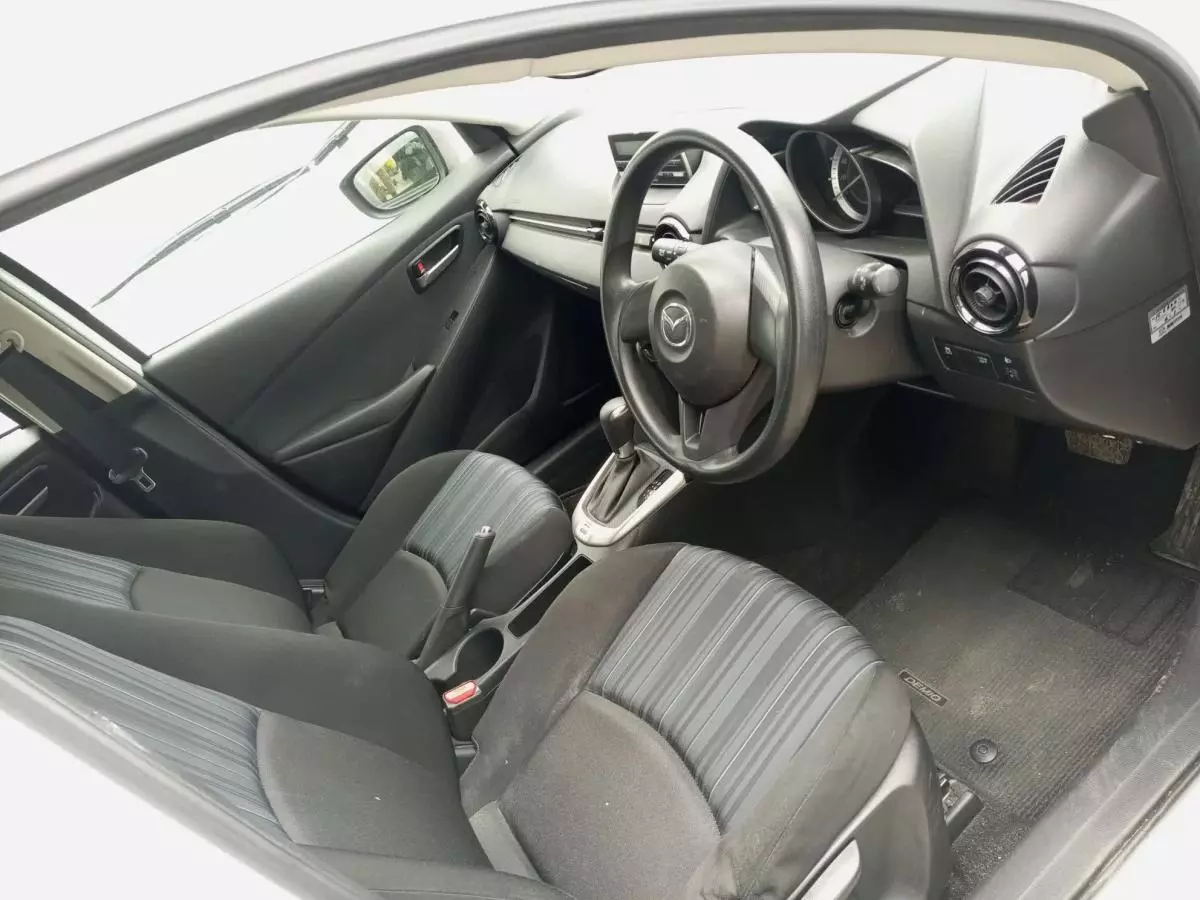 Mazda Demio - 2015
