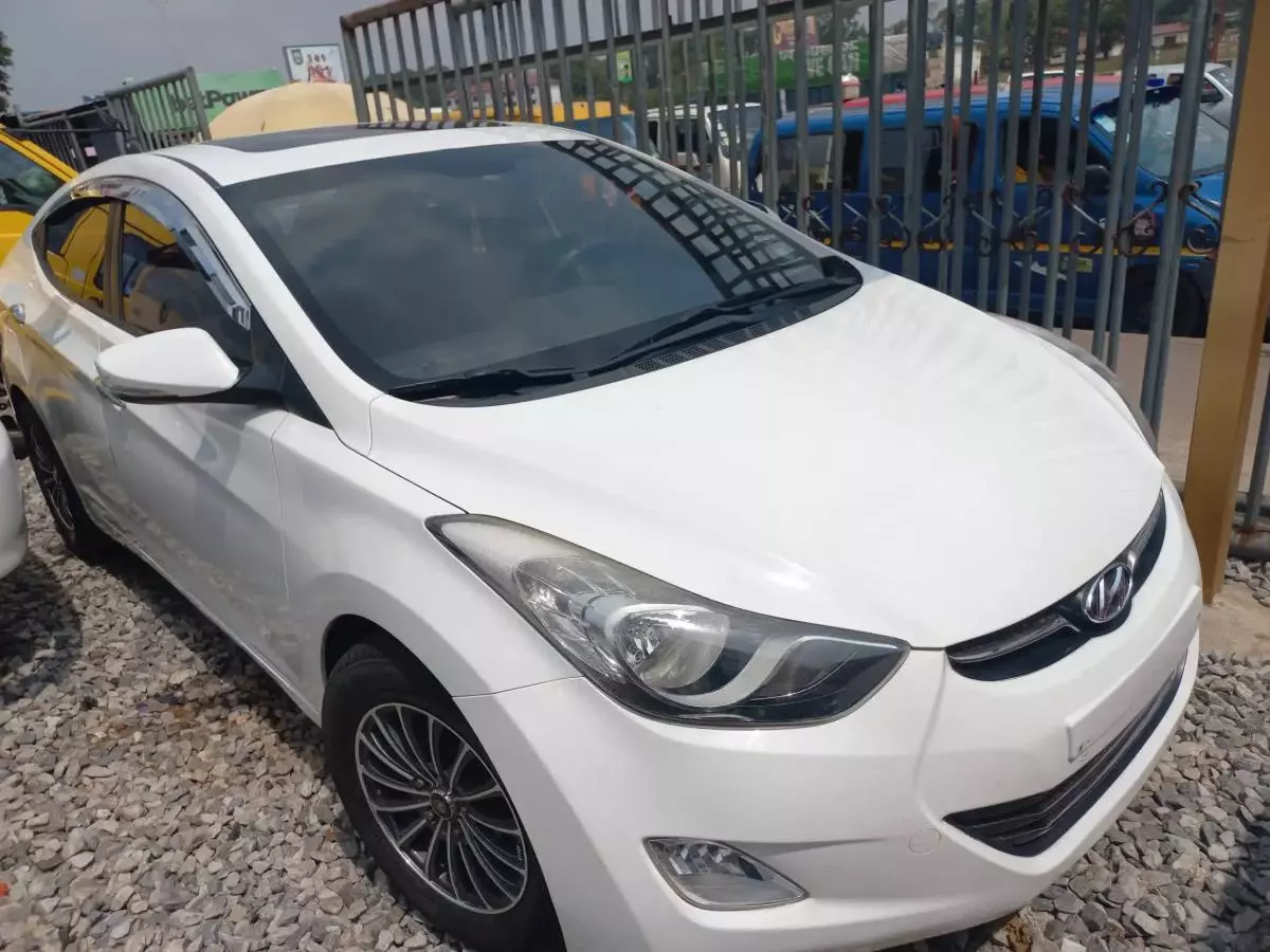 Hyundai Avente - 2012