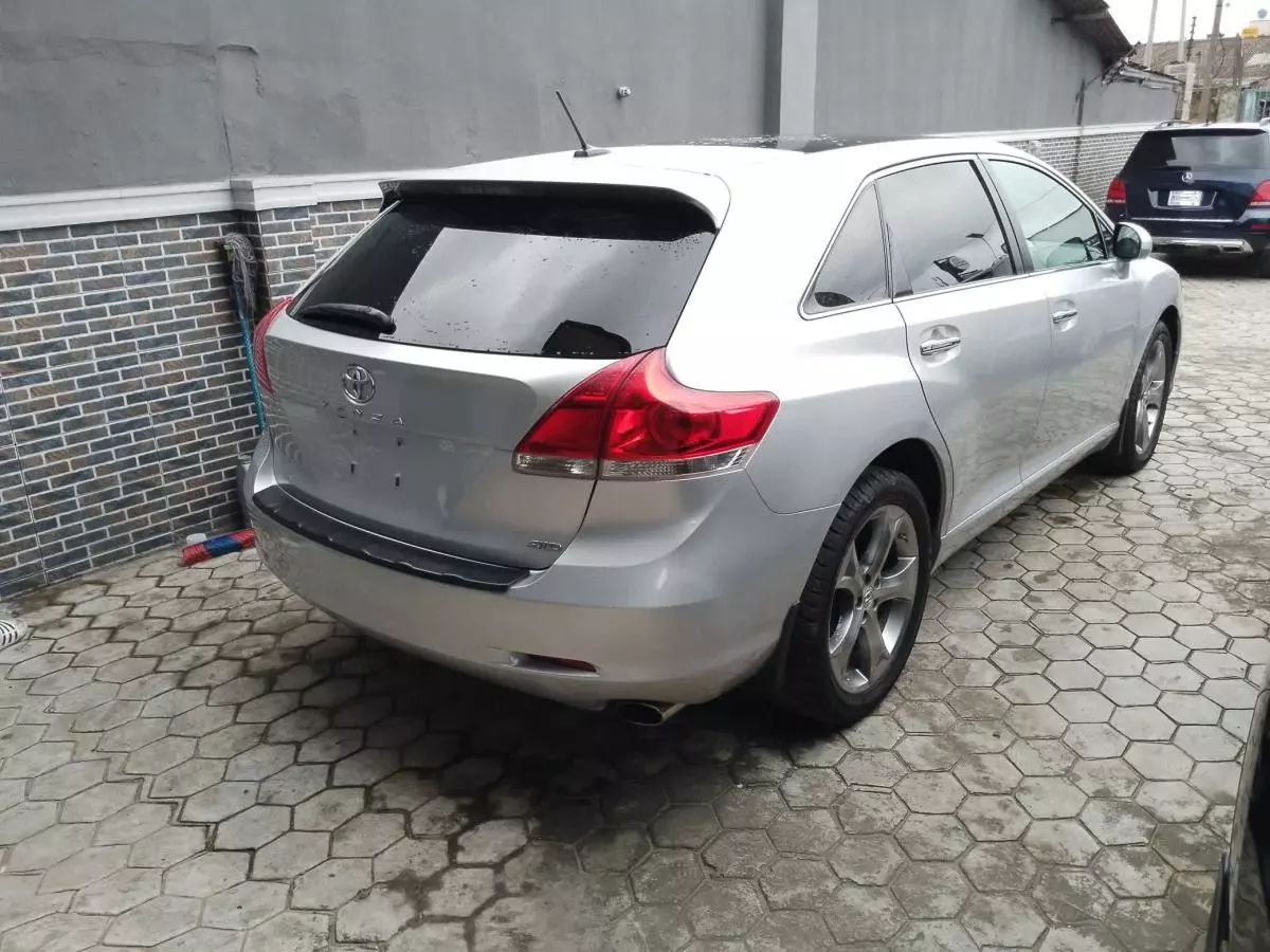 Toyota Venza   - 2010