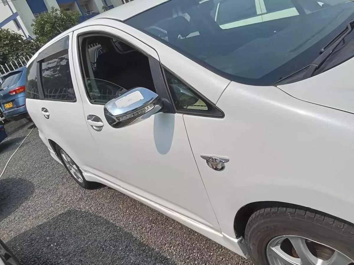 Toyota Wish   - 2004