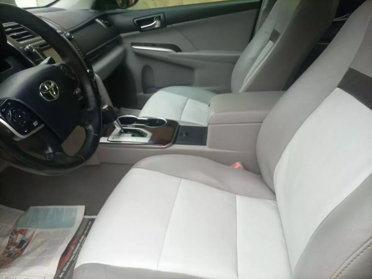 Toyota Camry - 2012