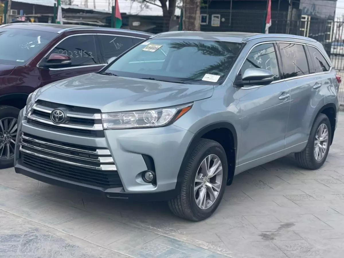 Toyota Highlander   - 2015