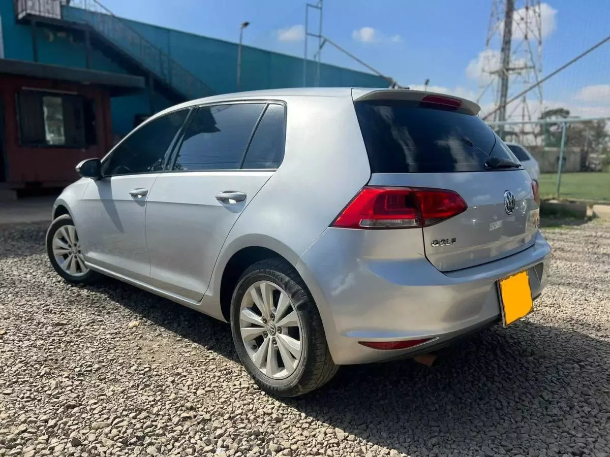 Volkswagen Golf - 2015