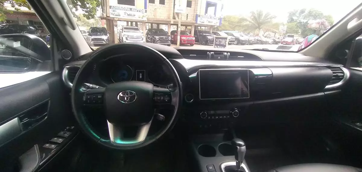 Toyota Hilux - 2016