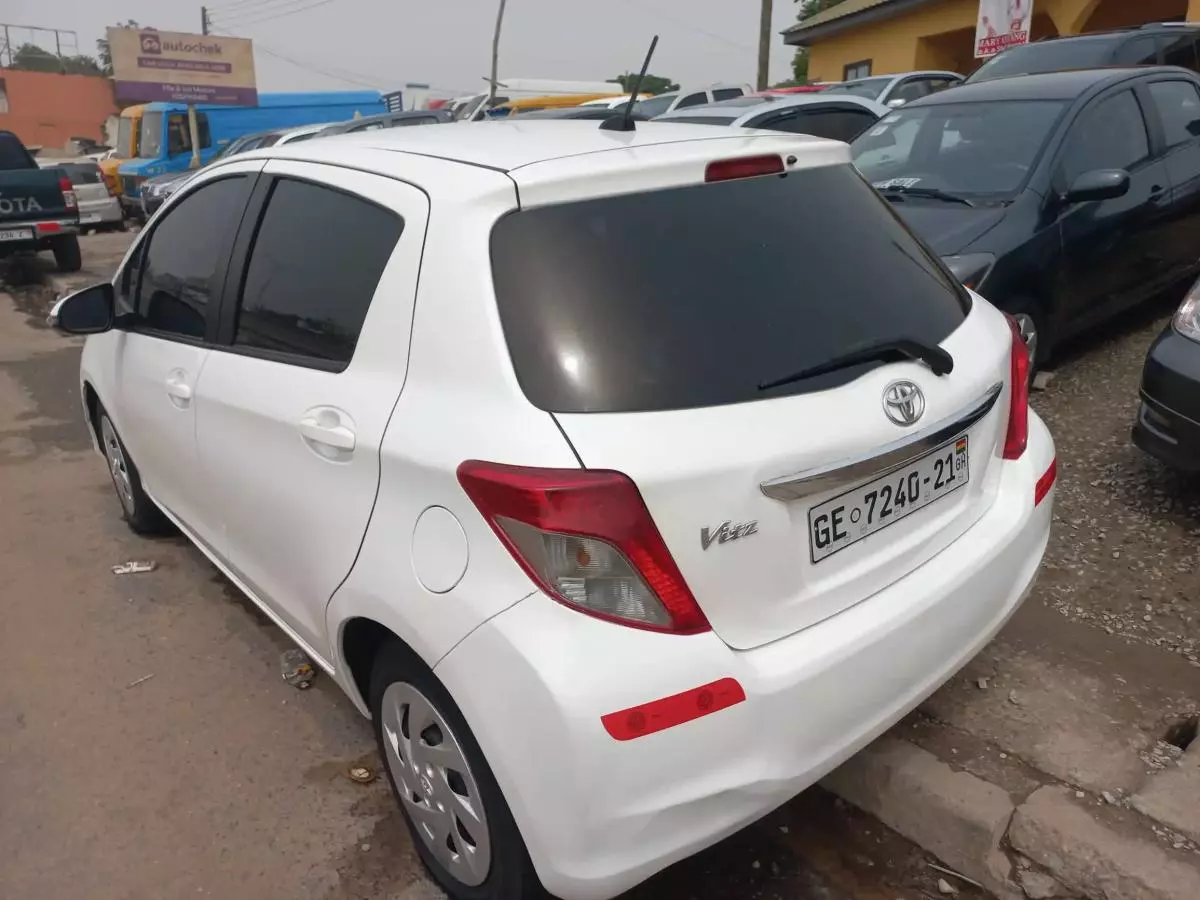 Toyota Vitz - 2011