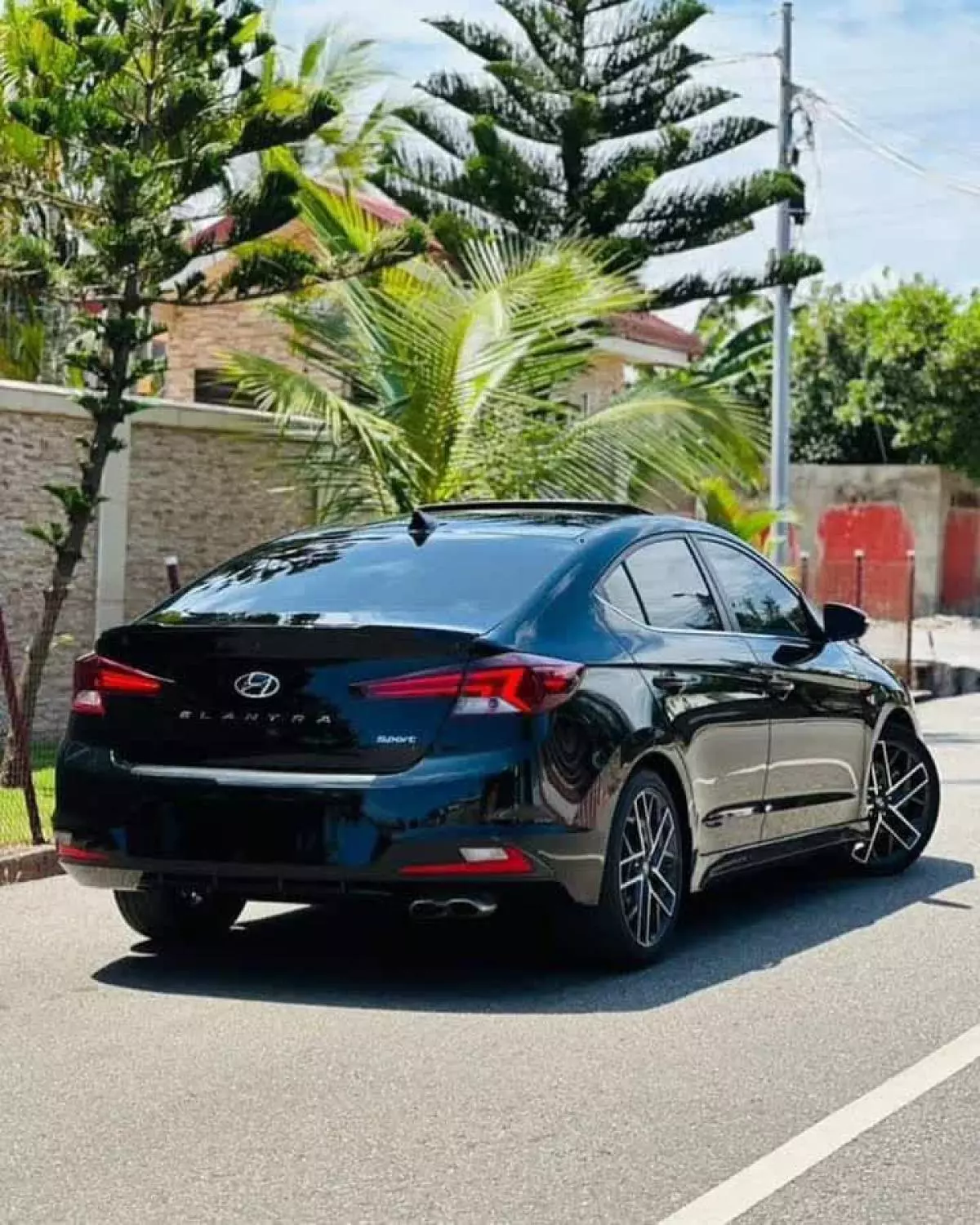 Hyundai Elantra   - 2019