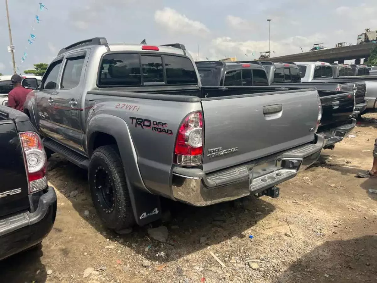 Toyota Tacoma   - 2015