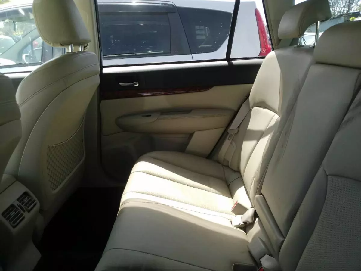 Subaru Outback   - 2010