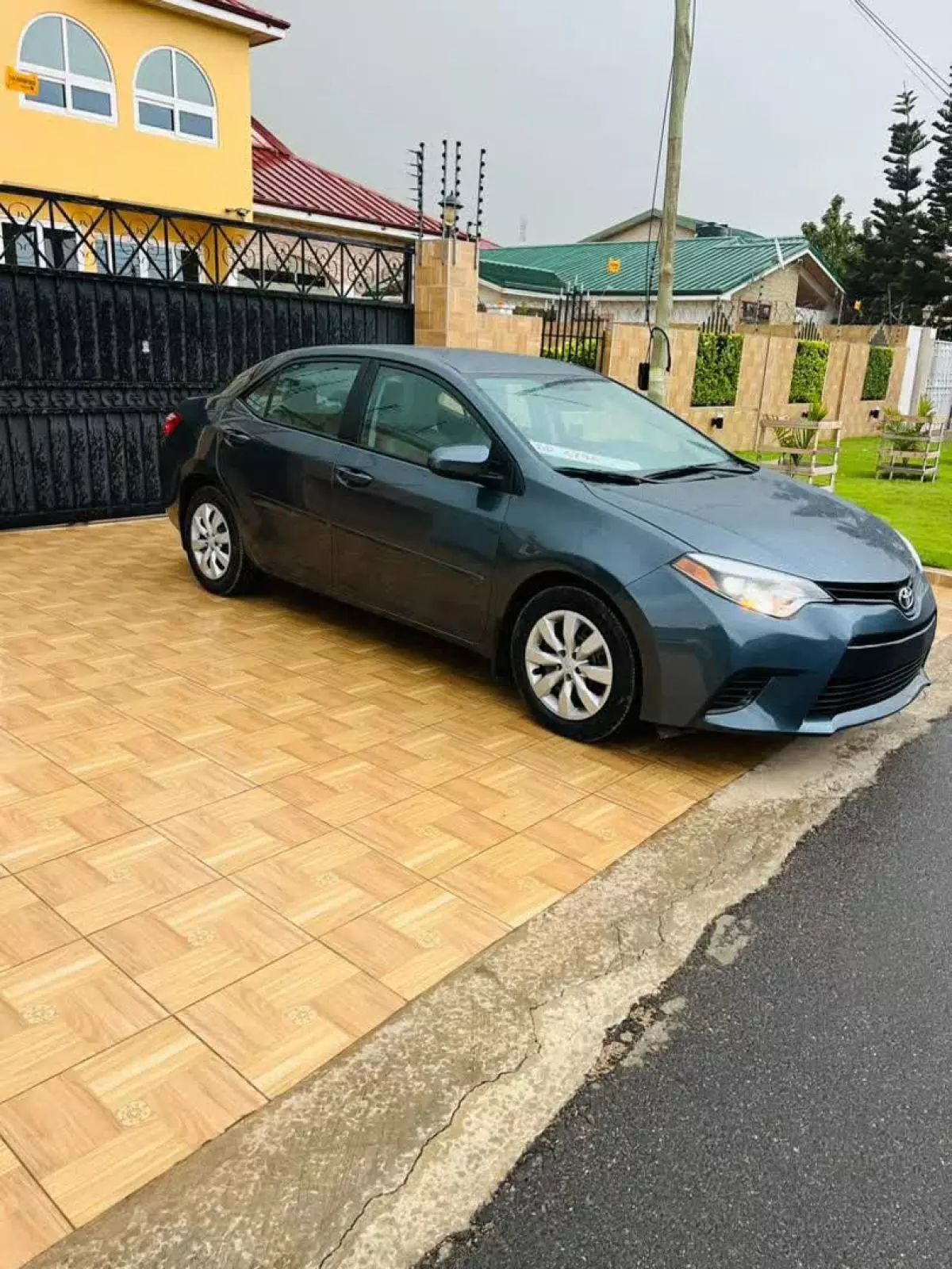 Toyota Corolla   - 2016