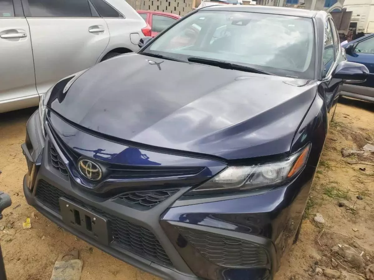 Toyota Camry   - 2022