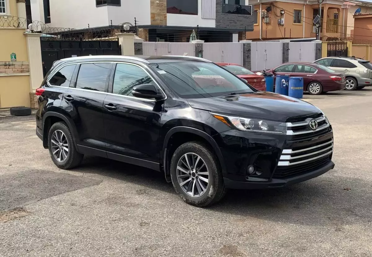 Toyota Highlander   - 2019