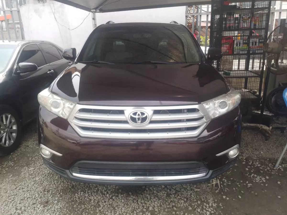 Toyota Highlander   - 2012