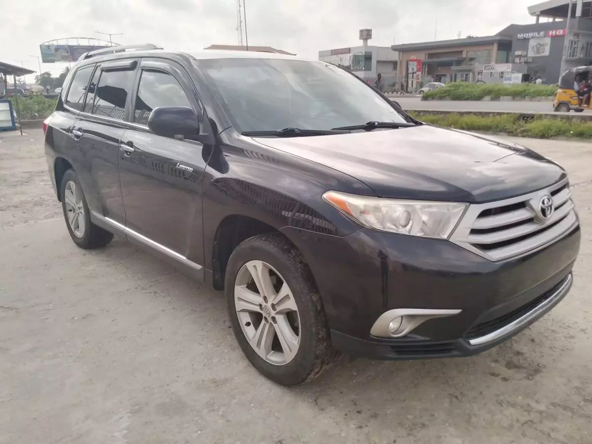 Toyota Highlander   - 2013