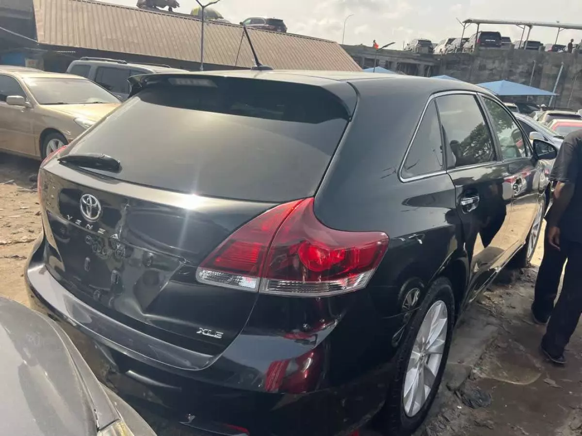 Toyota Venza   - 2013