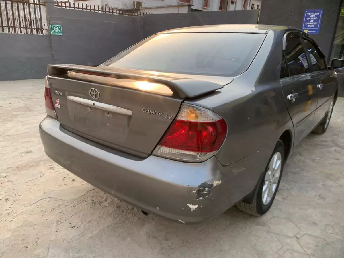 Toyota Camry   - 2005