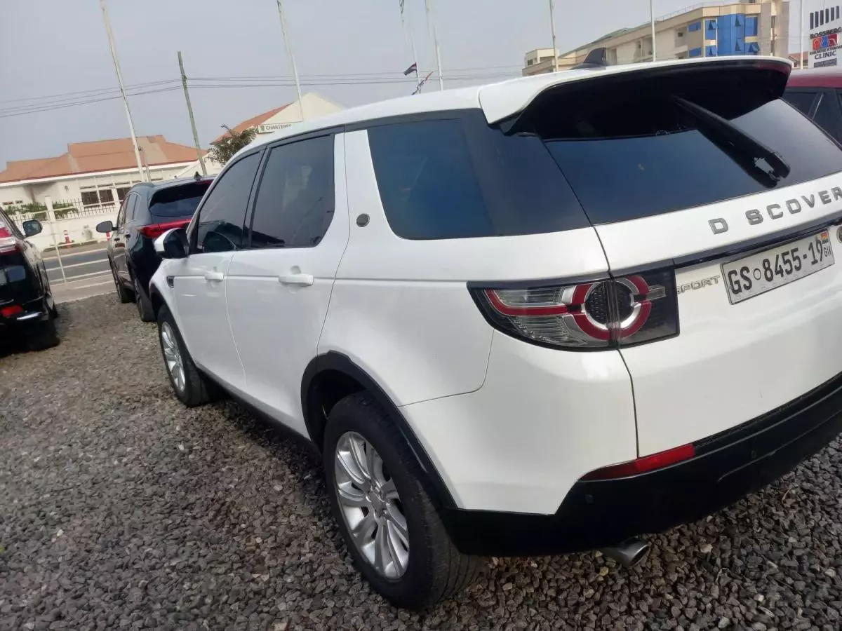 Land Rover Discovery   - 2017