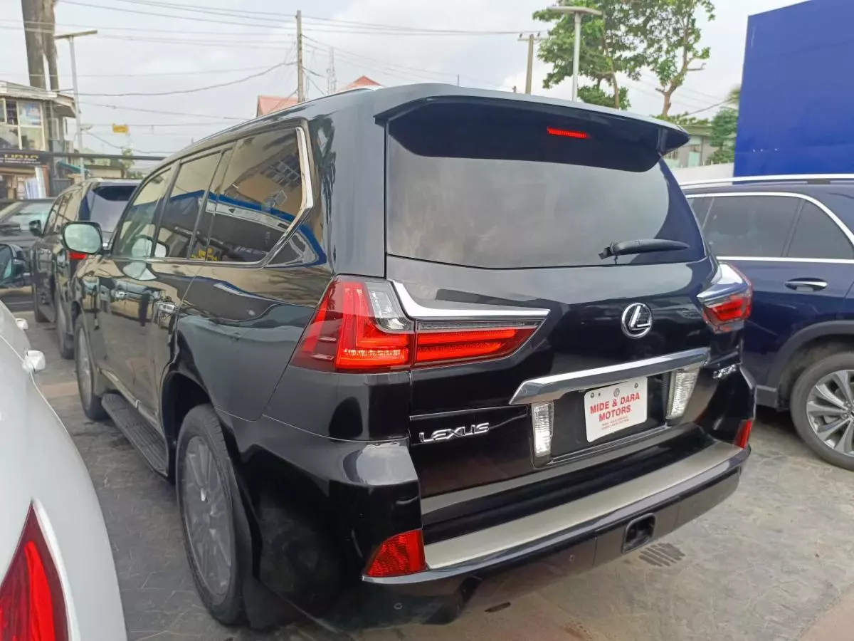 Lexus LX 570   - 2016