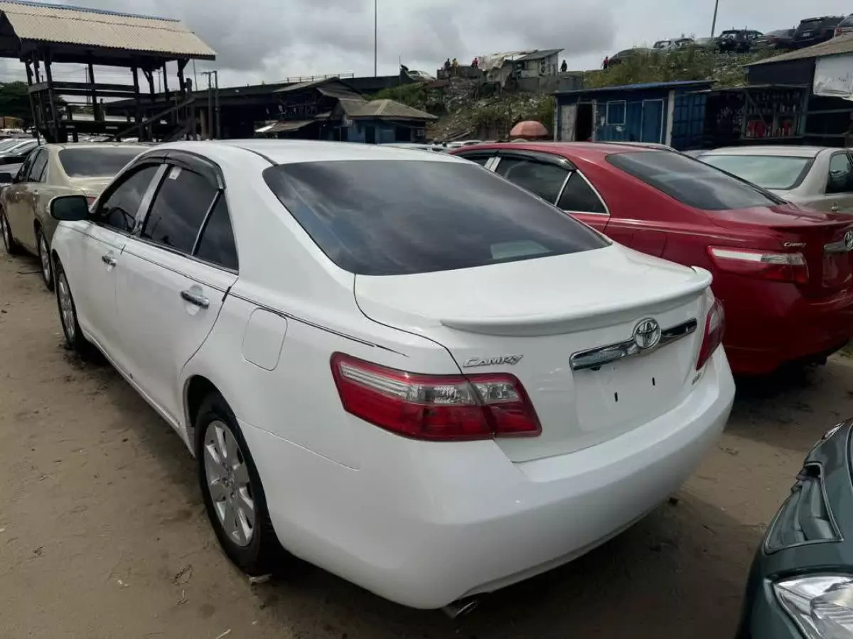 Toyota Camry   - 2007