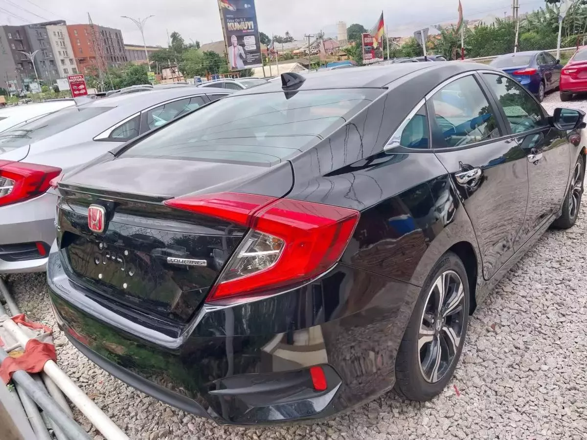 Honda Civic   - 2016