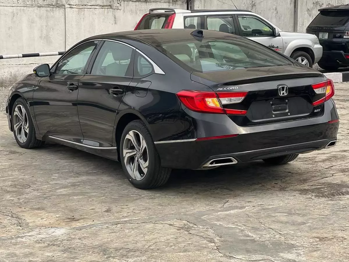 Honda Accord   - 2018