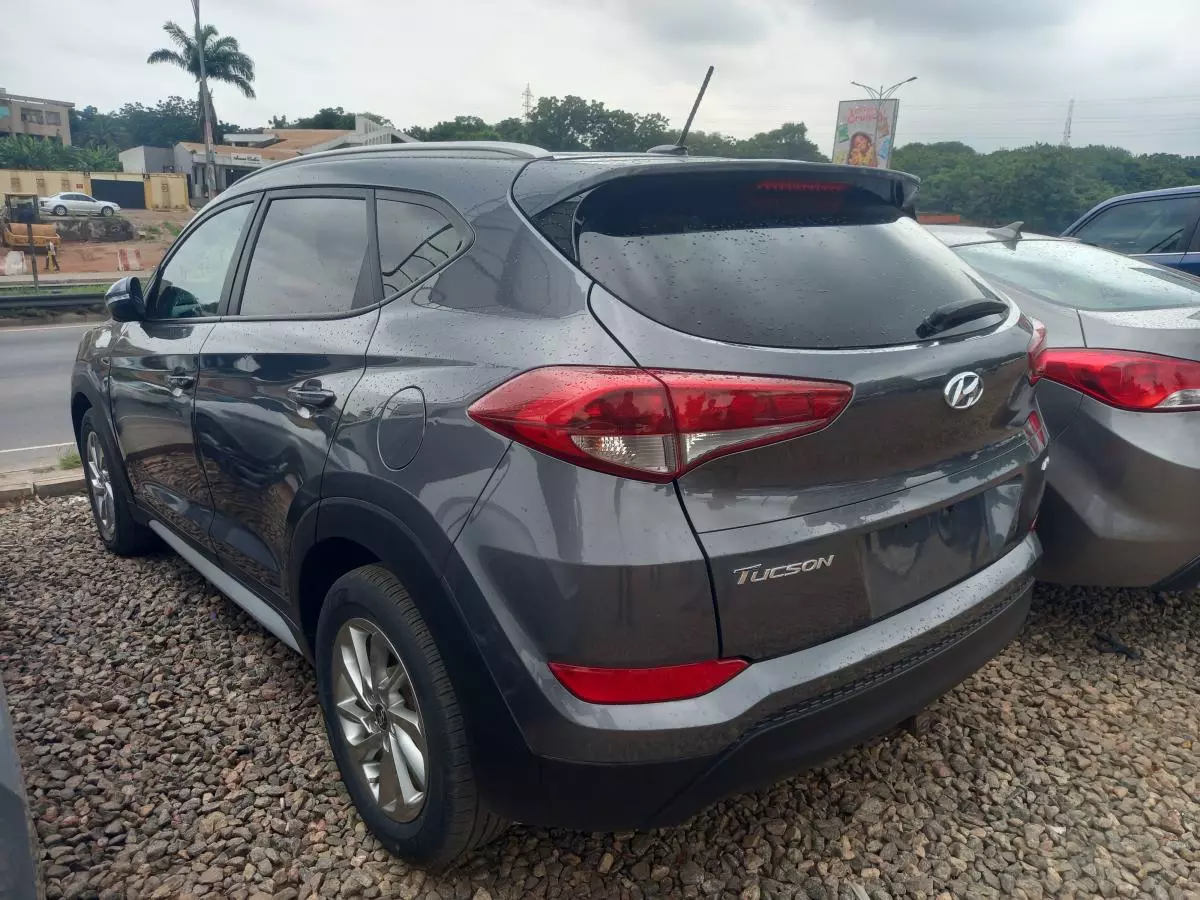 Hyundai Tucson   - 2017