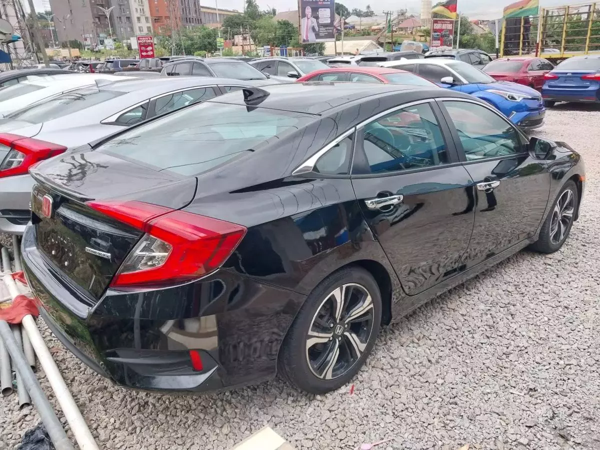 Honda Civic   - 2016