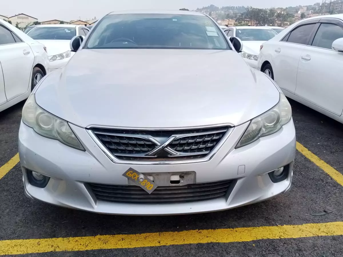 Toyota Mark X   - 2010