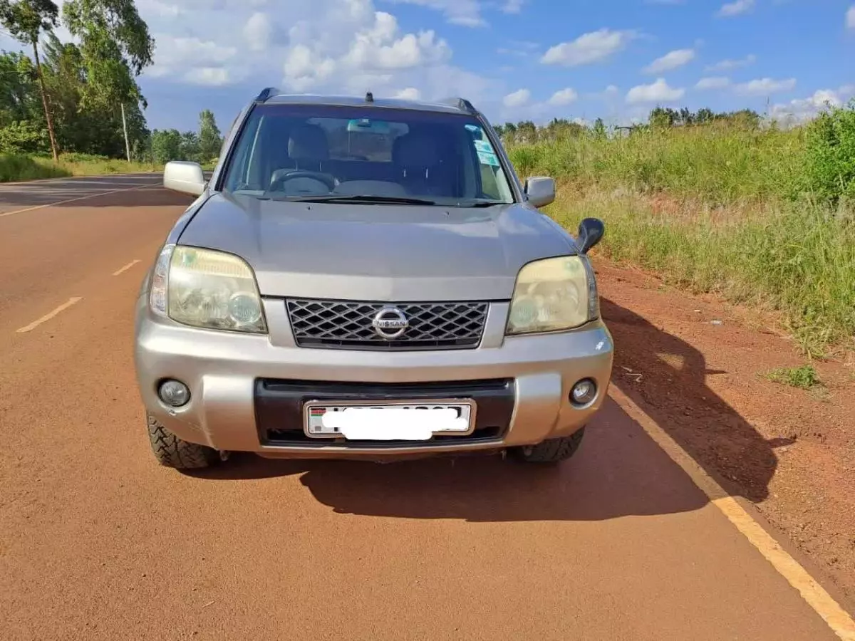 Nissan X-Trail   - 2005