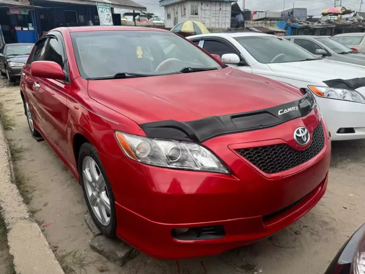 Toyota Camry   - 2009