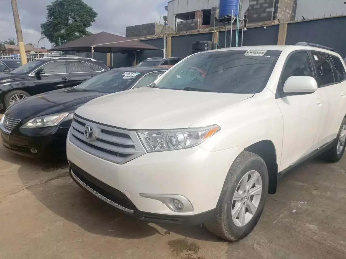 Toyota Highlander   - 2013