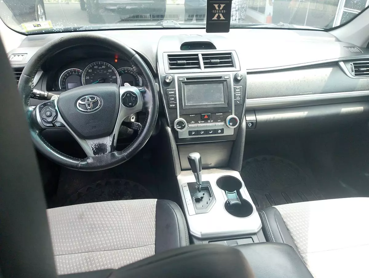 Toyota Camry   - 2014