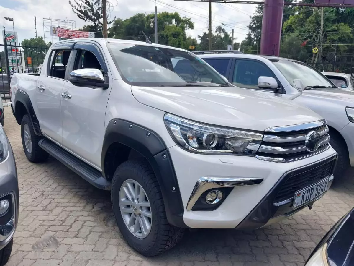 Toyota Hilux   - 2018